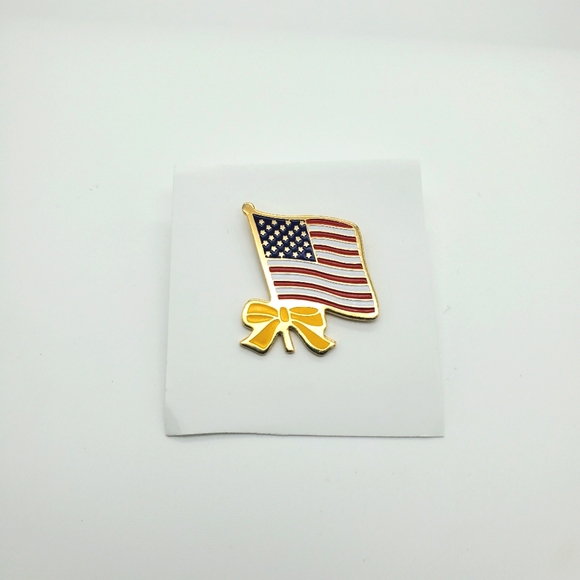 Jewelry - American flag pin